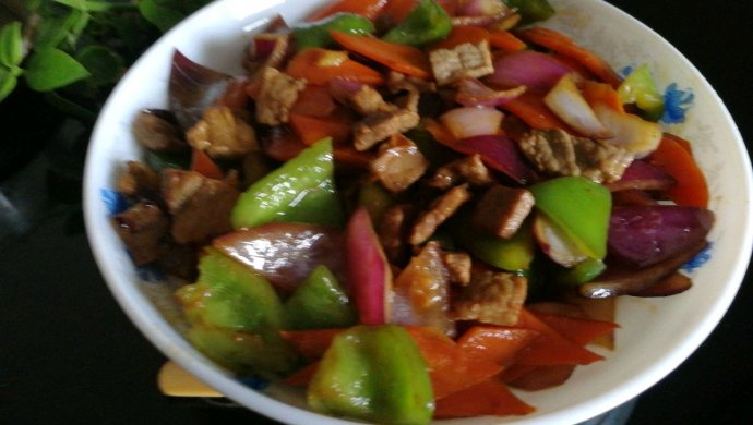 牛肉炒杂蔬