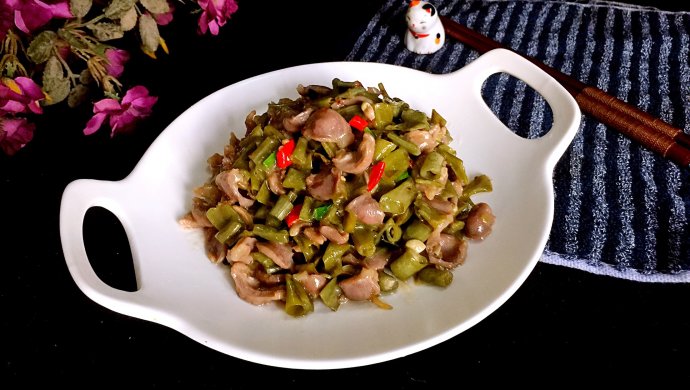 酸豆角炒鸡胗