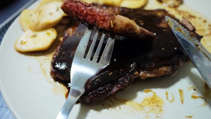 煎烤肉眼牛扒