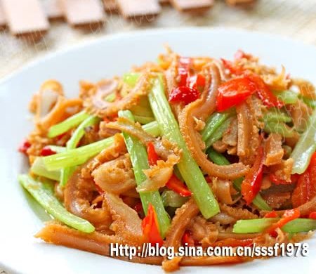 西芹烩牛肚