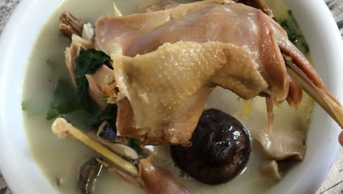 腊野鸡香菇汤