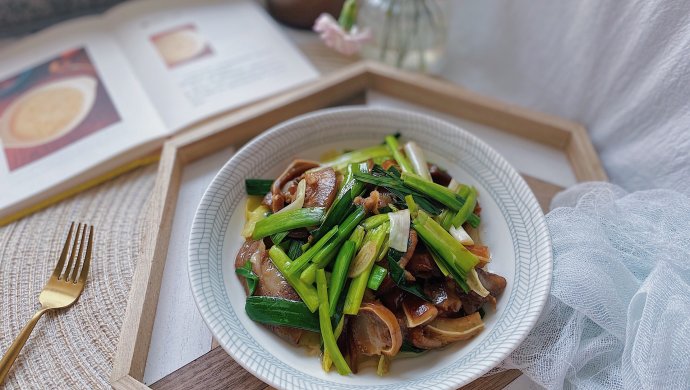 青蒜爆炒猪头肉