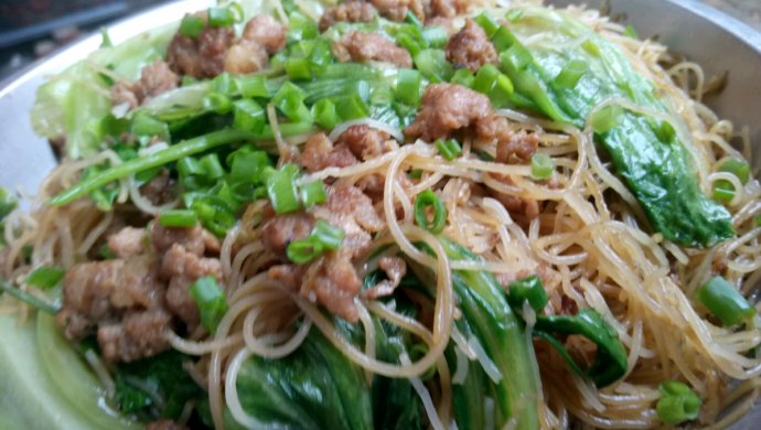 生菜肉碎炒米粉