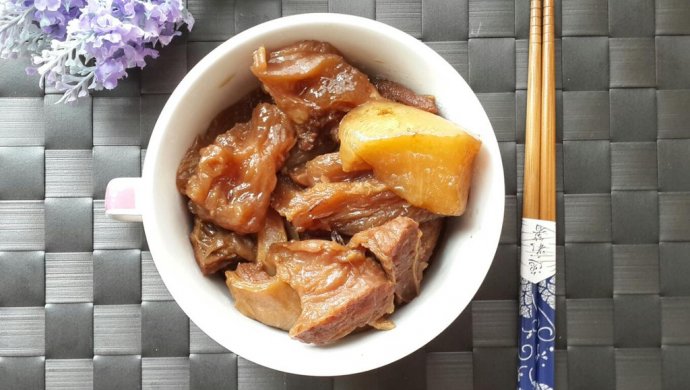 萝卜焖牛筋腩