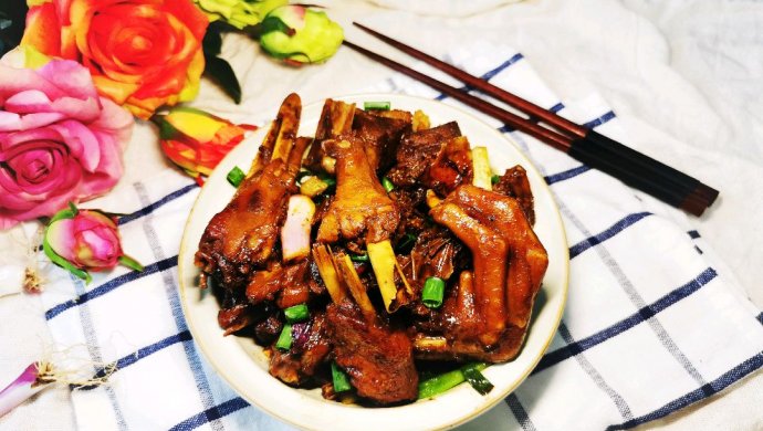 焖鹅肉