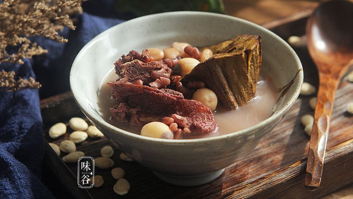 赤小豆莲蓬猪骨汤