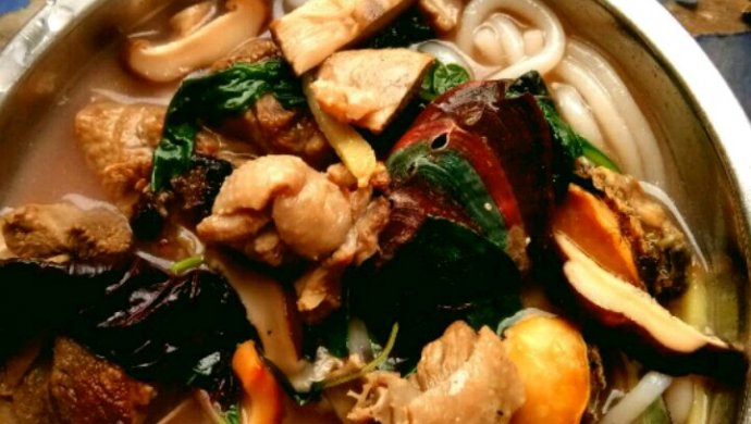 鸭肉海鲜煮粉干