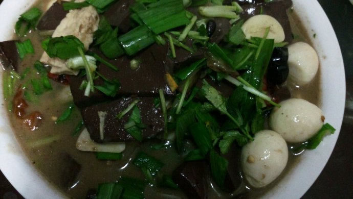猪血豆腐炖丸子
