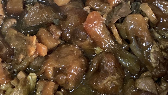 焖牛筋牛杂牛腩