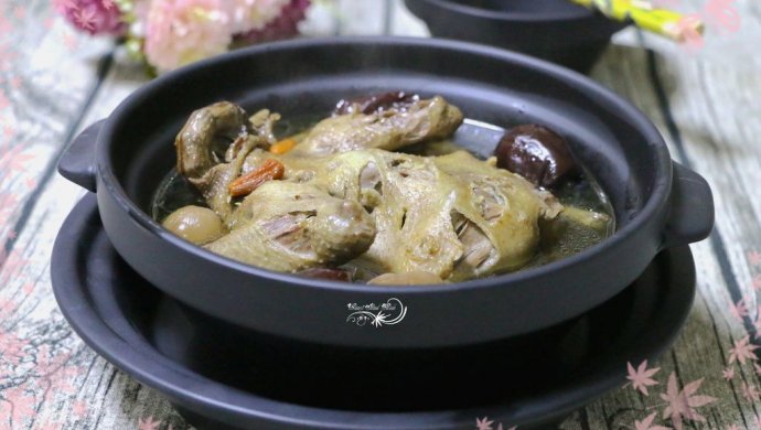 红枣桂圆鸽子汤