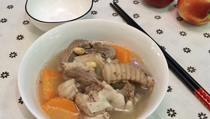 猪头肉黄豆胡萝卜汤