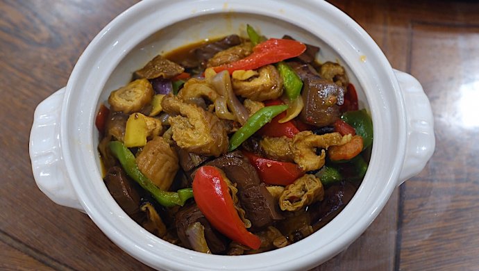 闽南风味：大肠猪血煲