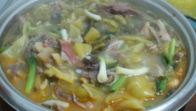 酸菜牛杂汤