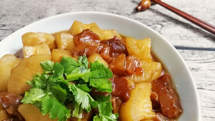 萝卜炖牛蹄筋