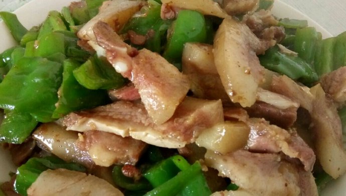 辣椒炒猪头肉