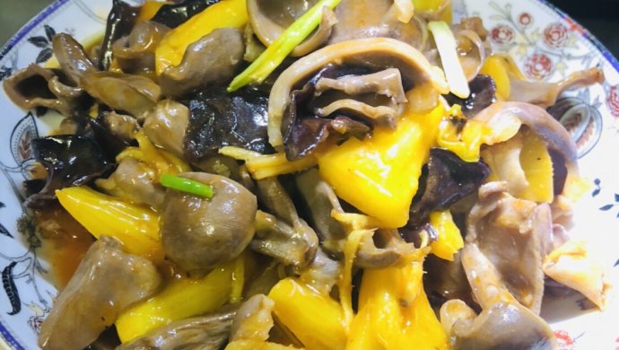 菠萝木耳炒鸭胗