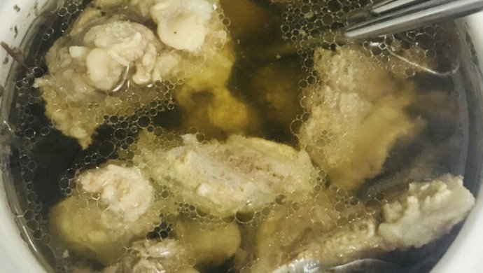 鸡骨草龙骨汤