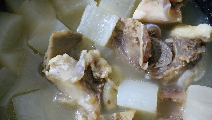 牛骨萝卜汤（特殊的味道）