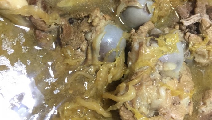 酸菜炖大棒骨