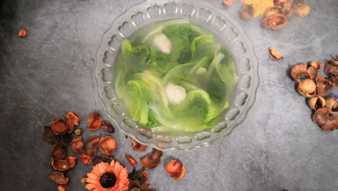 生菜鱼丸汤