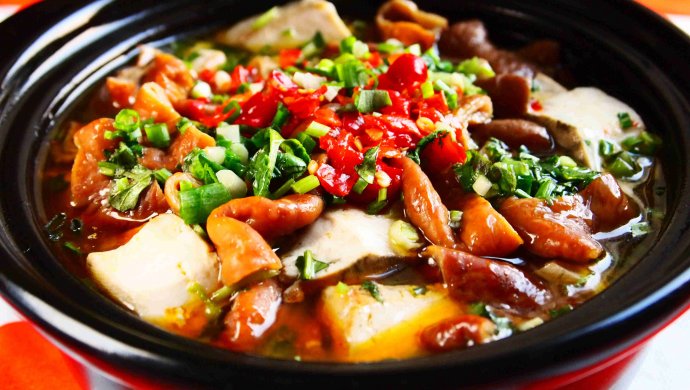 臭味相投――臭豆腐肥肠煲