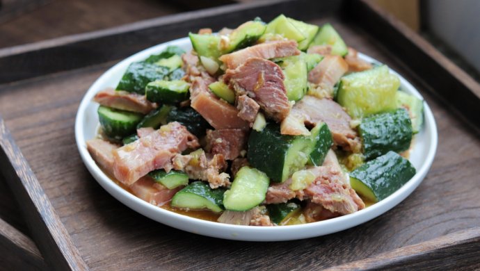 黄瓜拌猪头肉