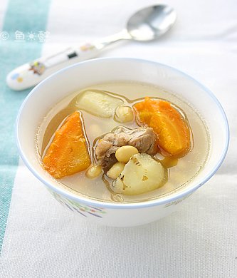 红萝卜马蹄黄豆煲兔肉