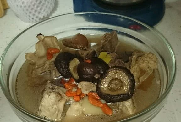 香菇腔骨汤