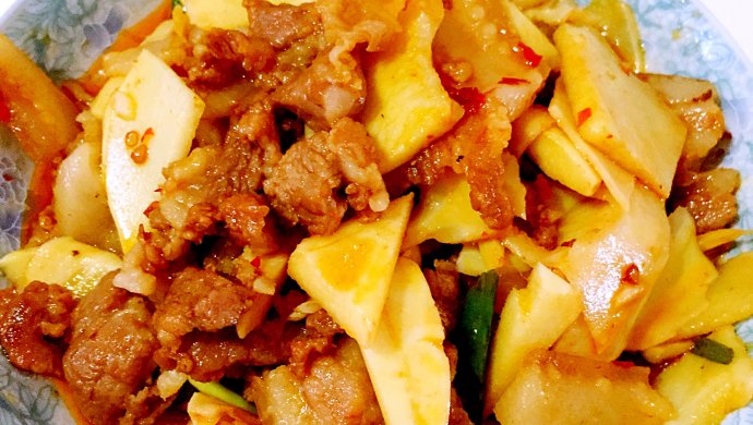 后腿肉炒笋子