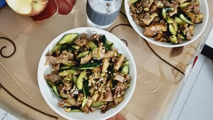 黄瓜拌猪头肉