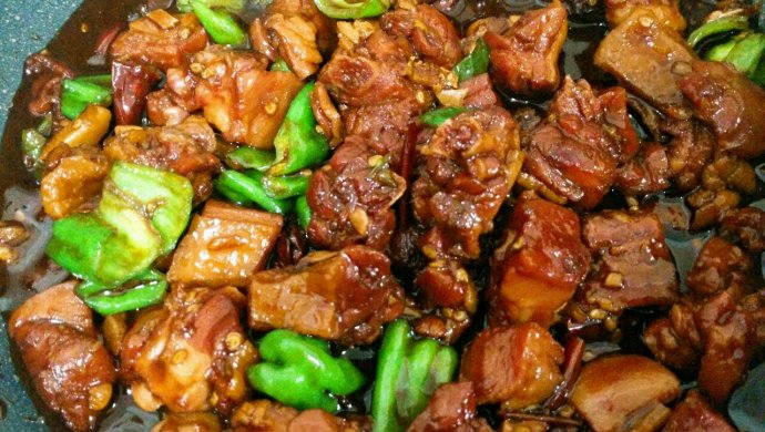红烧咸鸭腿