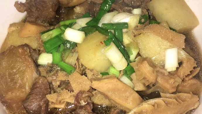 白萝卜炖牛杂