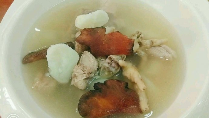 土伏苓煲龙骨淮山凤爪