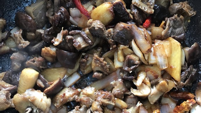 鸽子香菇火锅