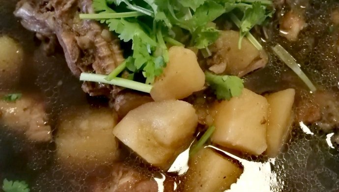 土豆炖鸡架子