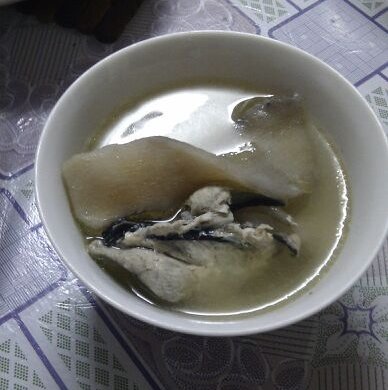 鹿茸淮山猪腱仔煲乌鸡