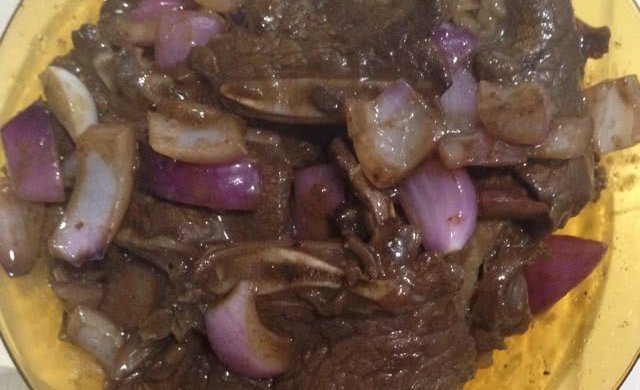 酱香牛仔骨