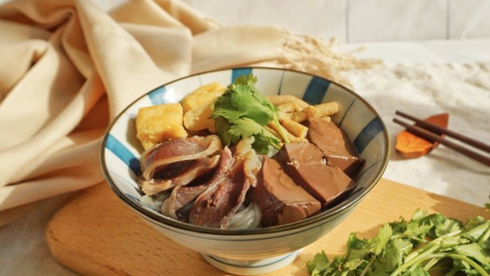 鸭血粉丝汤（附鸭腿清汤做法）