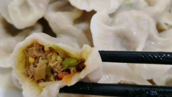 水煮牛腱子肉馅水饺