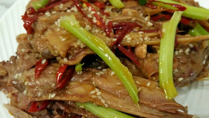 劲爆干锅鸭头
