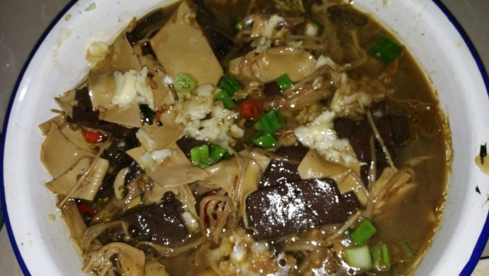 猪血炖豆皮