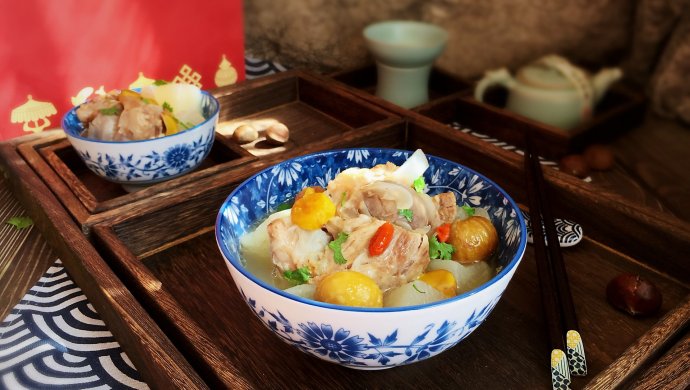 板栗萝卜腿骨煲