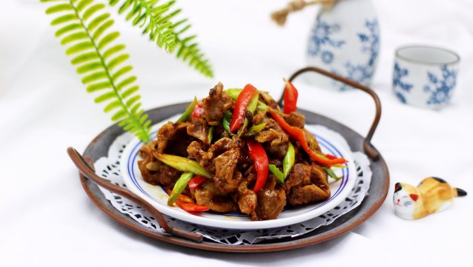 蒜苗爆鸡胗