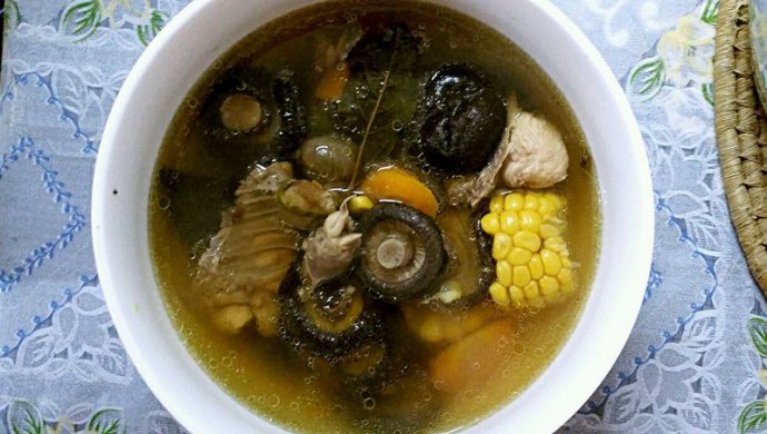 香菇炖鸡汤