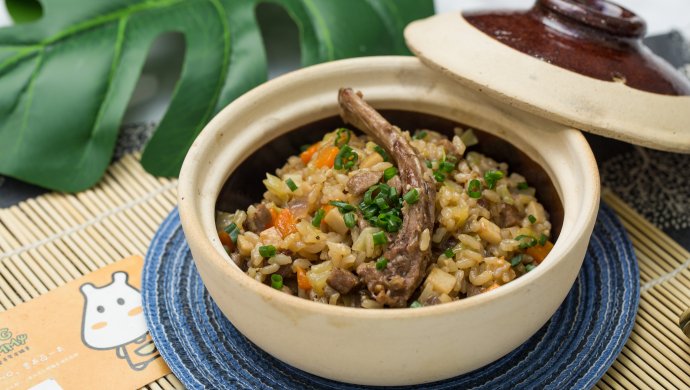 「羊排电煲饭」