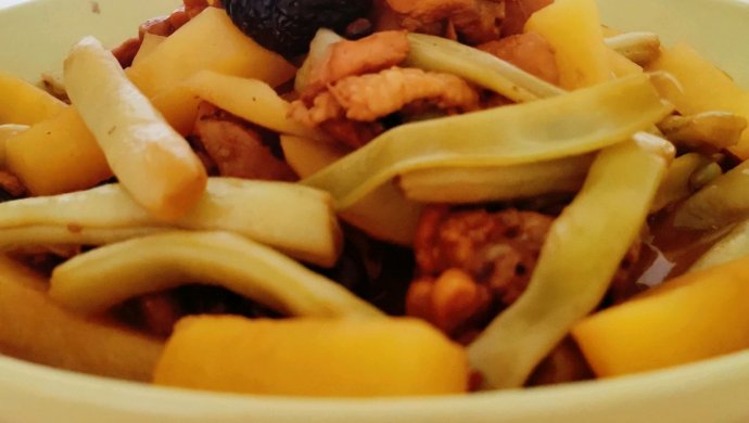 土豆豆角炖鸡腿