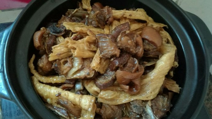 支竹红焖羊排腩肉