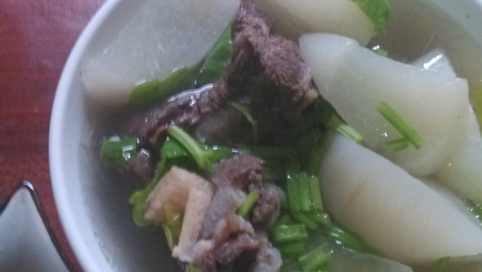 牛骨白萝卜汤