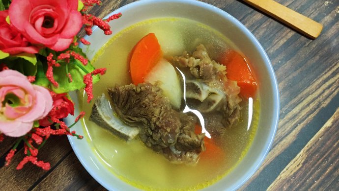 鲜甜生津～豆薯牛骨汤