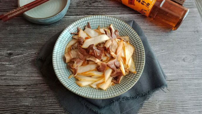 鸡胗炒白菜梗